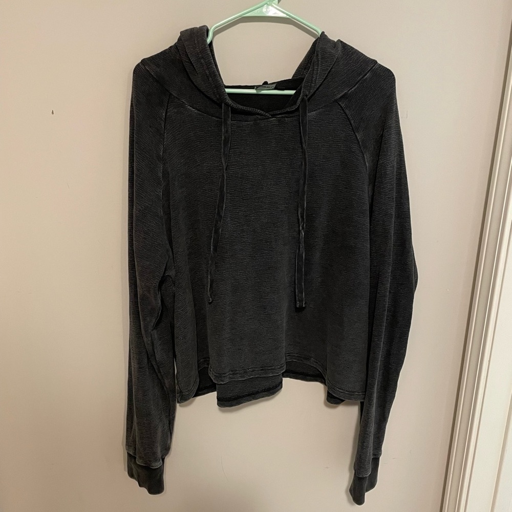 Black Ribbed Cropped Sweatshirt